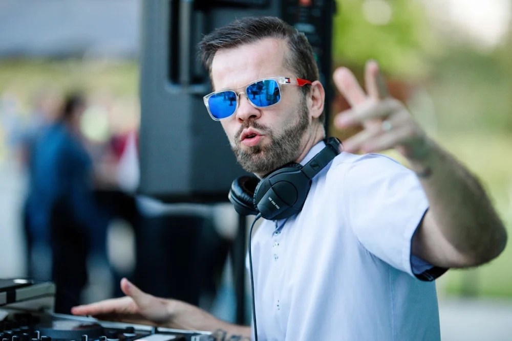 DJ Roman R