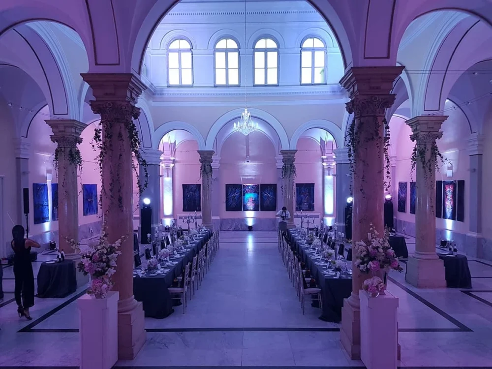 GoDJi entertainment - Tehnička produkcija evenata. Razglasi, rasvjeta, DJ-i, pozornice, video
