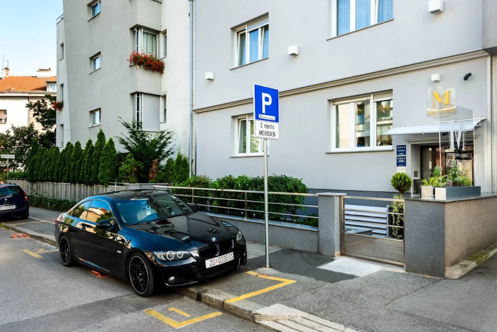 Madison Luxury Apartments - 4