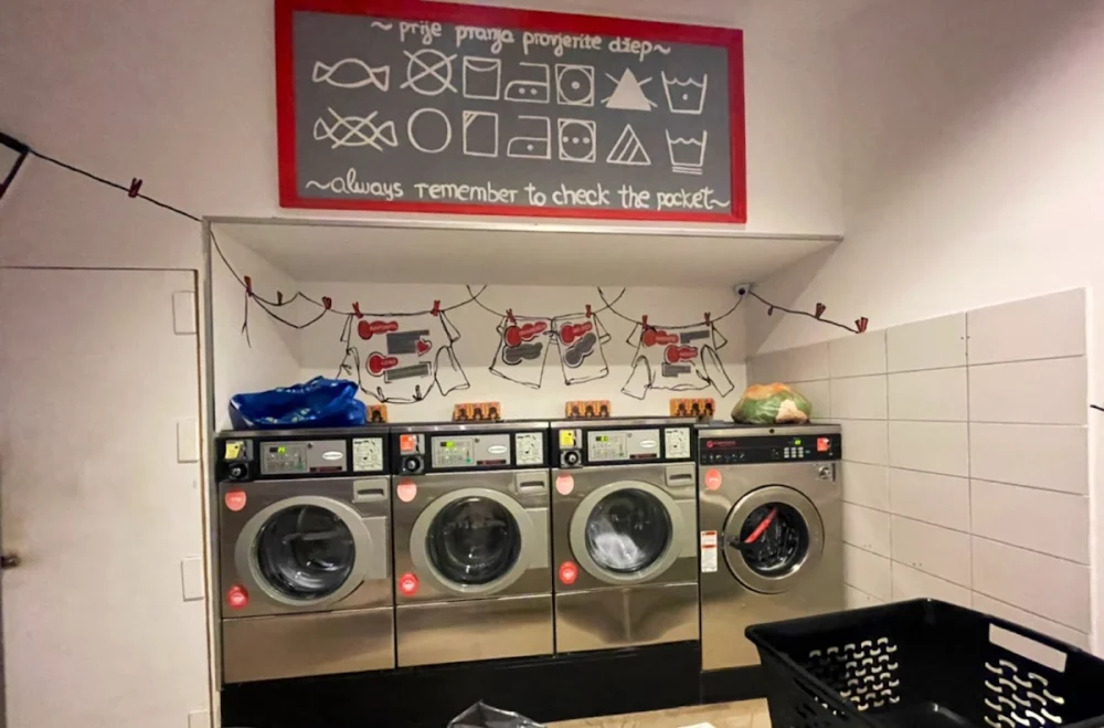 Wash & Dry Self-Service Laundry - 4